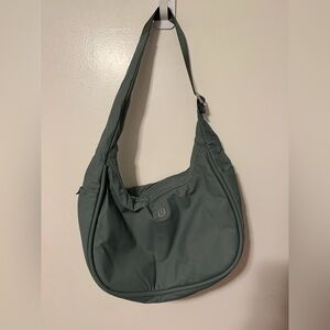 lululemon athletica mini shoulder bag 4L